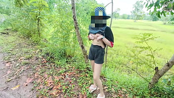 สาวไทยใจกล้าเดินโชว์หีริมถนน เสียงครวญครางเซ็กซี่สุดเร้าใจ