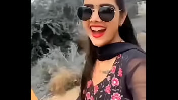 Desi Bhabhi Na Badan Thi Doodh Upar Neeche Chadhta Hai