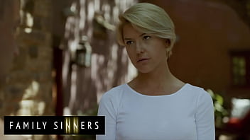 Indo: Ngentot Ganas Ibu Tiri Blonde Seksi (kit Mercer) Dengan Anak Tirinya Van Wylde – Adegan Mesum Keluarga