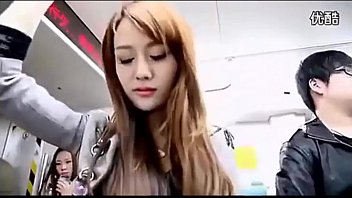 Gadis Tiongkok Seksi Bercinta Di Kereta Bawah Tanah