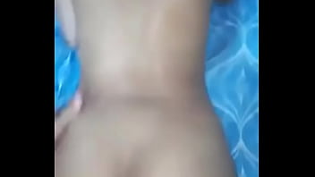 Menggunduli Memek Iparku Yang Basah