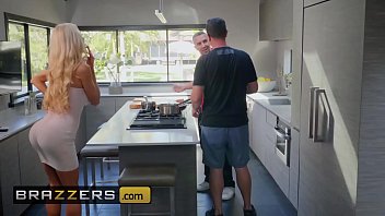 Istri Sejati – (courtney Taylor, Keiran Lee) – Courtney Memberikan Bantuan Yang Menggairahkan – Brazzers