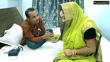 Istri Seksi India Butuh Uang Untuk Pengobatan Suami! Video Ngentot Amatir