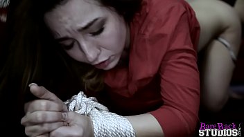Bocil Tiri Gatel Dibelajarin Ngentot Sama Ayah Tirinya
