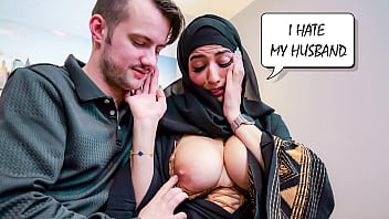 Paksa Istri Muslim Bayar Utang Dengan Tubuh – Aaliyah Yasin, Marcus London, Sam Bour