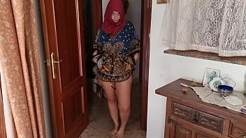 Bercinta Dengan Berhijab Untuk Satu Pria Putih