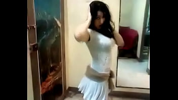 Gadis Arab Menggoda Dengan Nafsu