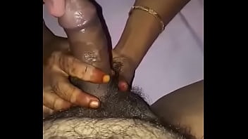 Pasangan Desi Yang Doyan Ditunggangi Suaminya