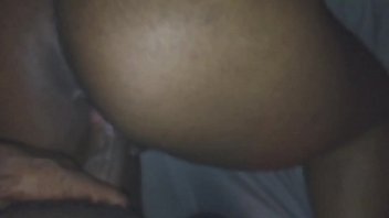 Menggoda Pasangan Dengan Jari-jari Yang Lihai Dan Penuh Gairah