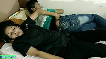 Berbagi Ranjang Dengan Kakak Tiri! Bercinta Panas Dan Liar Dengan Suara Hindi Yang Menggairahkan