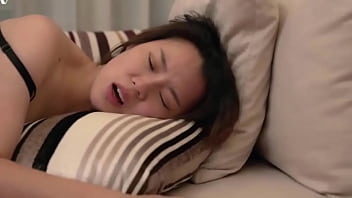Gaun Dalam Tembus Pandang Untuk Gadis Oriental