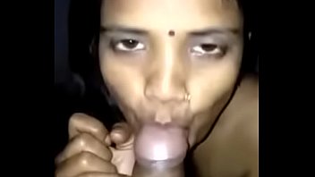Malam Pertama Desi Yang Panas Dan Menggairahkan