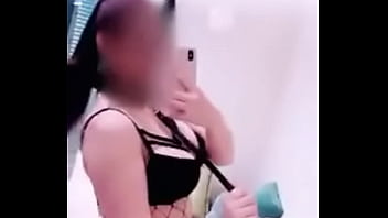 Gadis Arab Seksi Di Beverly Hills, Hidup Mewah Dan Menggoda