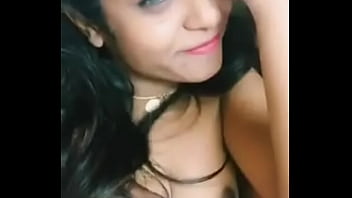 Istri Desi Yang Panas Menggoda Bersama Suaminya