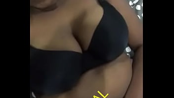 Gadis Seksi Dari Desa Yang Menggoda