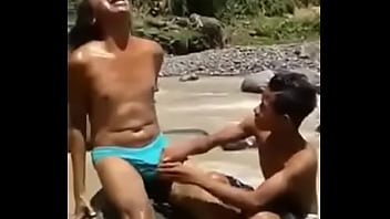 Negeri Penuh Goyang Dan Kenikmatan