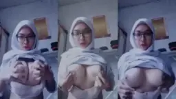Jilbab Putih Mengungkap Tetek Montok Nurul Maisarah