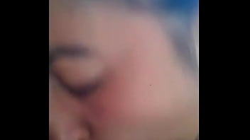 Babi Turki Itu Lagi Asyik Ngehis Kontol