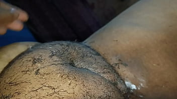 Malam Panas Suami Mencukur Bulu Kemaluan Istri Desi Yang Menggairahkan