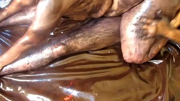 Bokong Besar Ibu Rumah Tangga Yang Menggoda