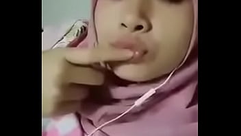 Video Call Panas Dengan Cewek Berjilbab Yang Menggoda