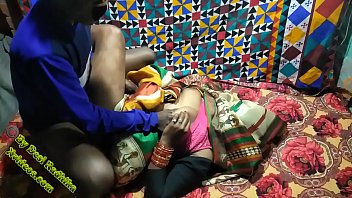 मैंने अपनी सास को अपने कमरे में बुलाकर उसकी चुदाई की