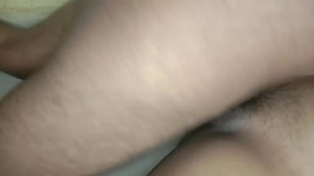 Ayah Tiriku Dari India Menggilaiku Dengan Pelumas Baru, Suara Desahannya Dalam Bahasa Hindi Bikin Geli