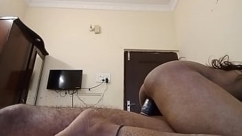 Desi Bhabhi Desa Yang Seksi Ngentot Anal Dengan Milf Asia Amerika, Memamerkan Memek Indahnya Dari Dekat
