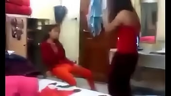 Garam Mastī: Hostel Ke Andar Chhupa Hai Ek Maza