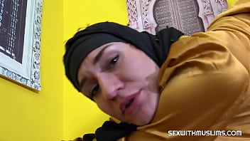 Tak Ada Yang Lebih Nikmat Daripada Meniduri Gadis Berhijab Yang Menggairahkan.