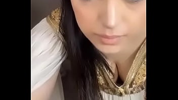 Gadis Arab Seksi Ini Butuh Kamu Banjiri Dia Dengan Cairan Panasmu