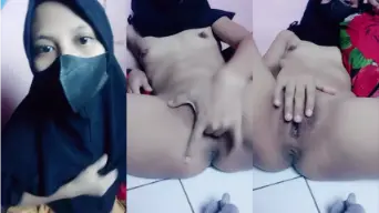 Ukhti Kesepian Meremas Payudara Sendiri Setelah Ditinggal Suami