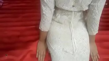Gadis Seksi Dengan Legging Ketat Yang Menggoda