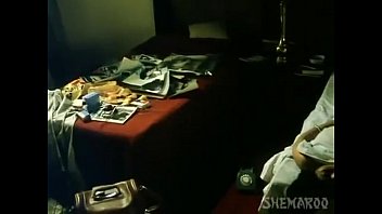 Adegan Mesra Rakhee Di Film Paroma – Sensual Dan Menggoda