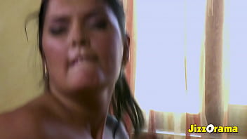 Jizzorama – 2 Adik Tiri Nakal Dihajar Anal Dan Dientot Bareng Di Kontol Yang Sama