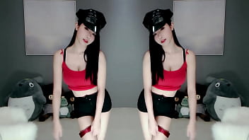 Cô Gái Trung Quốc đắm Mình Trong Cuộc Mây Mưa Trên Bãi Biển