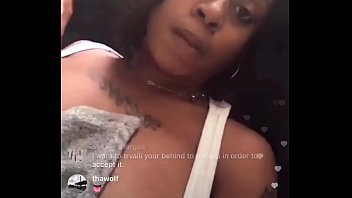 Tetesan Puting Susu Menggoda Di Instagram Live Part 3