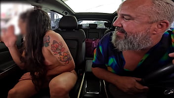 Marombada Thais Santos Entra Pelada No Carro, Mostrando Tudo