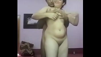 Pasangan Desi Di Kamar Ranjang Yang Menggoda