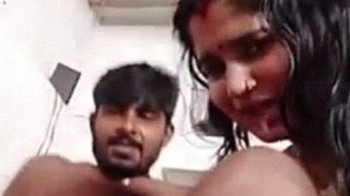 Video Tango Panas: Monika Bhabhi Menggoda Dengan Mulut Penuh Cairan Cinta
