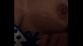 Gadis India Merintih Nikmat Sambil Memuaskan Diri Dengan Vibrator Tangan, Suara Erotisnya Terdengar Jelas Dalam Bahasa Hindi