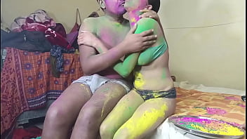 Menggoda Istri Tetangga Di Malam Pertama Holi Yang Penuh Nafsu
