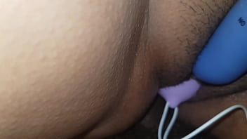 Gila Banget Ngentot Dari Belakang Sambil Pake Bola-bola Getar Di Memek