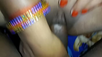 Desi Bhabhi Sangeet: Gaon Ki Garmi Mein Saree Uthake Zor Zor Se Chudai, Spasht Hindi Awaz Mein