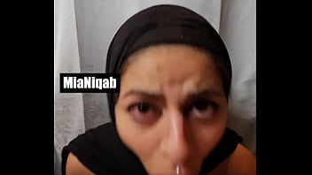 Koleksi Lengkap Istri Arab Berjilbab Mia – Episode 7