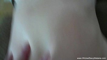 Anak Tiri Membujuk Ibunya Untuk Diberi Isi Penuh