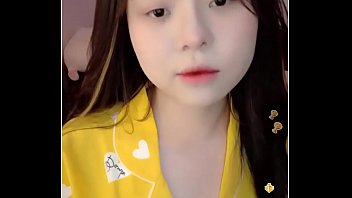 Pertunjukan Panas Di Bigo Live