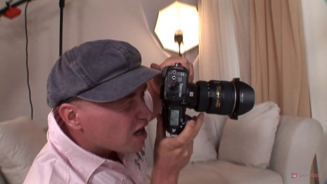 Dunia Porno – Jess, Memek Merah Muda Dalam Fotografer, Anusnya Dihajar Bintang Porno Genit, Memek Merah Muda & Genia Di Lokasi Syuting Gp1921