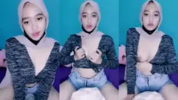 Filla Ukhti Menggoda Dengan Remasan Payudara Berbalut Hijab