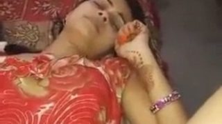 Istri Desi Cantik Telanjang Direkam Jari-jari Menggoda Dalam Video Mms